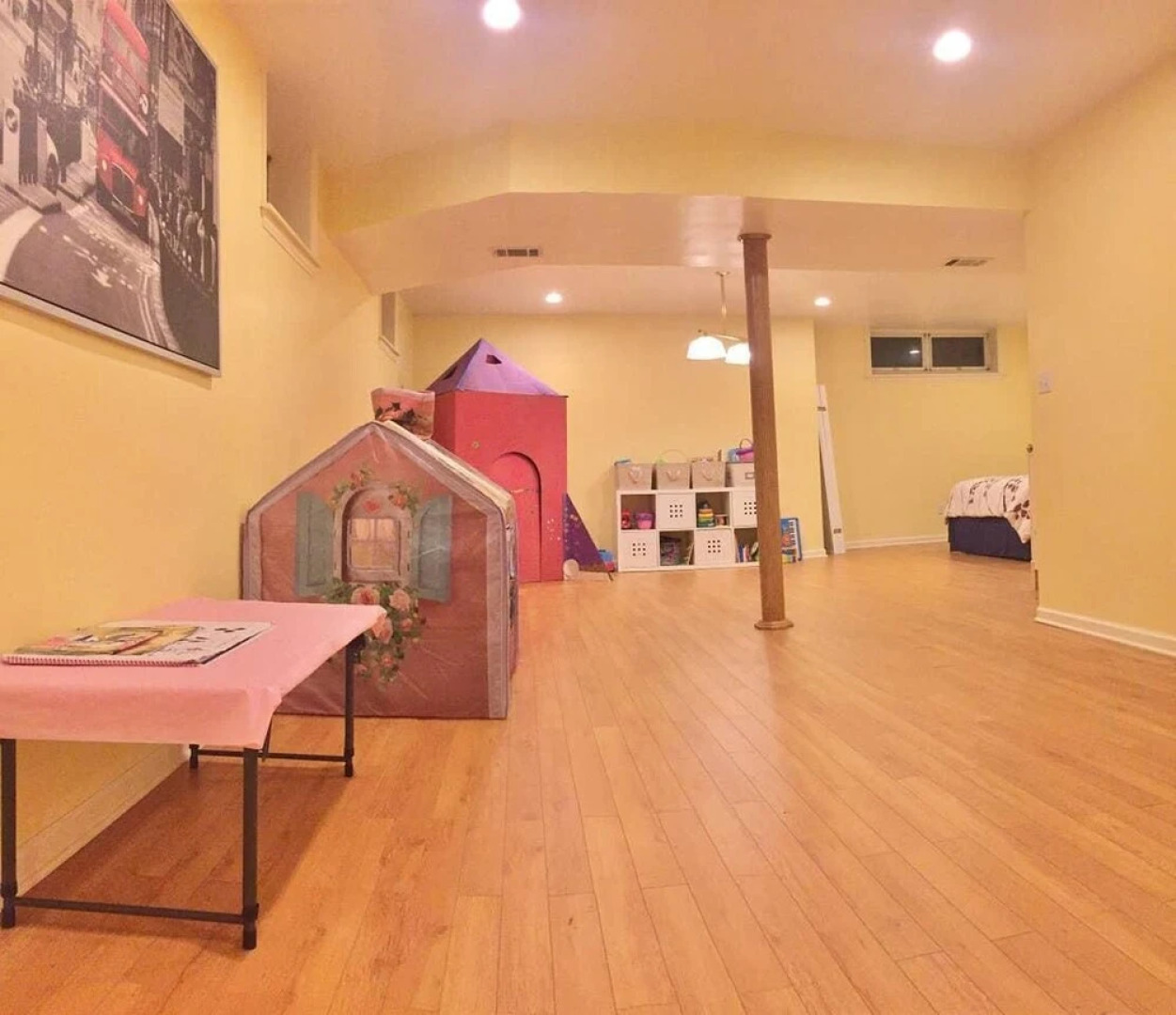 Suburban Getaway. Fire pit & Fireplace. Steam Shower