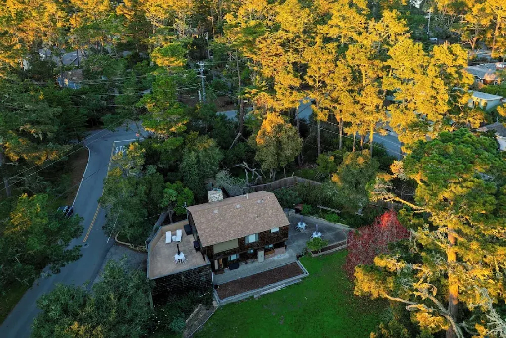 Sunridge Lookout by Avantstay Big Backyard Oasis + Patio, Central Location