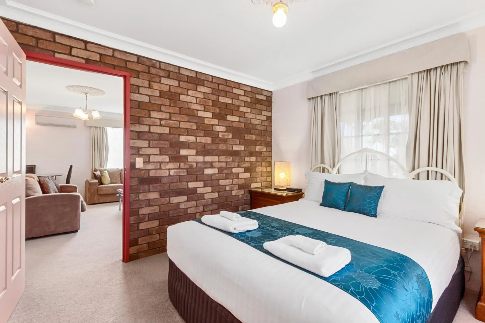 Swansea Cottages & Lodge Suites