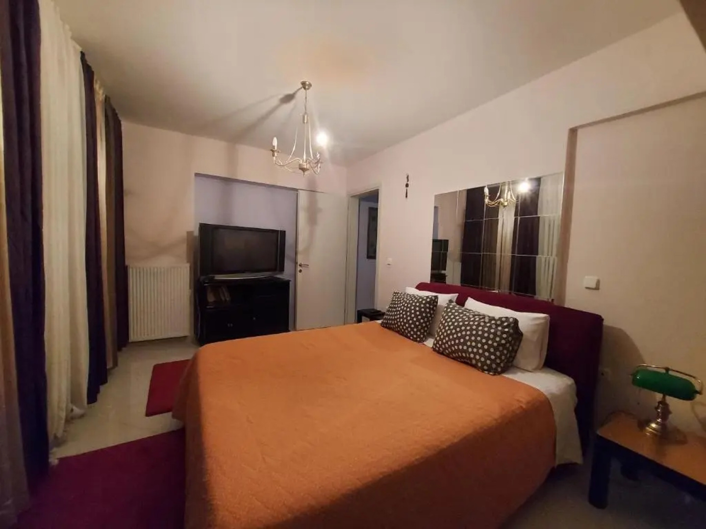 One bedroom apartment new with large living room