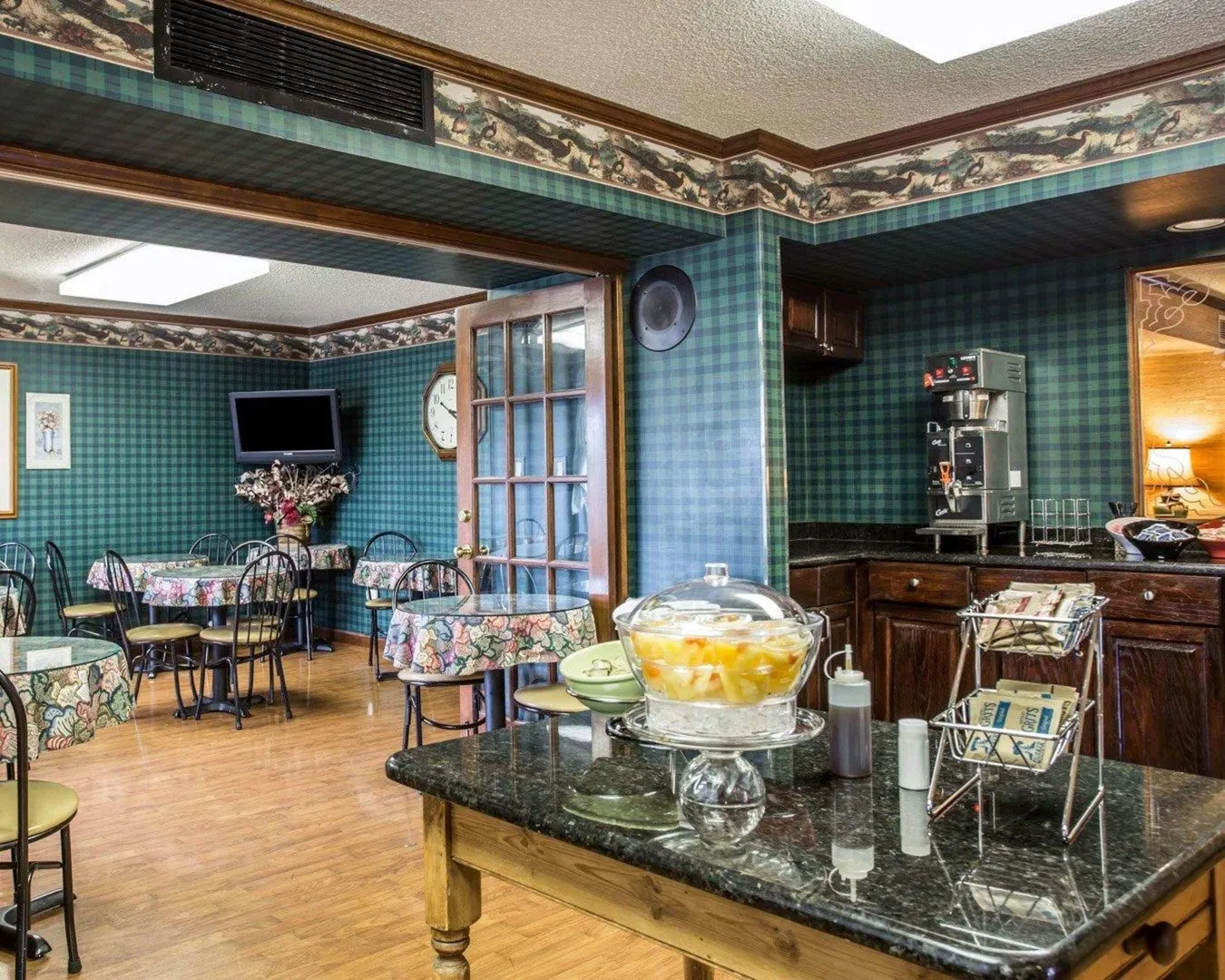 Red Roof Inn & Suites Cornelius – Lake Norman