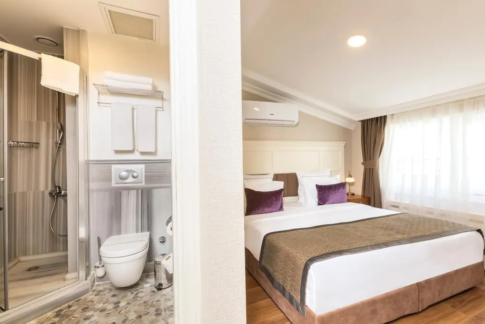 Meroddi La Porta Hotel