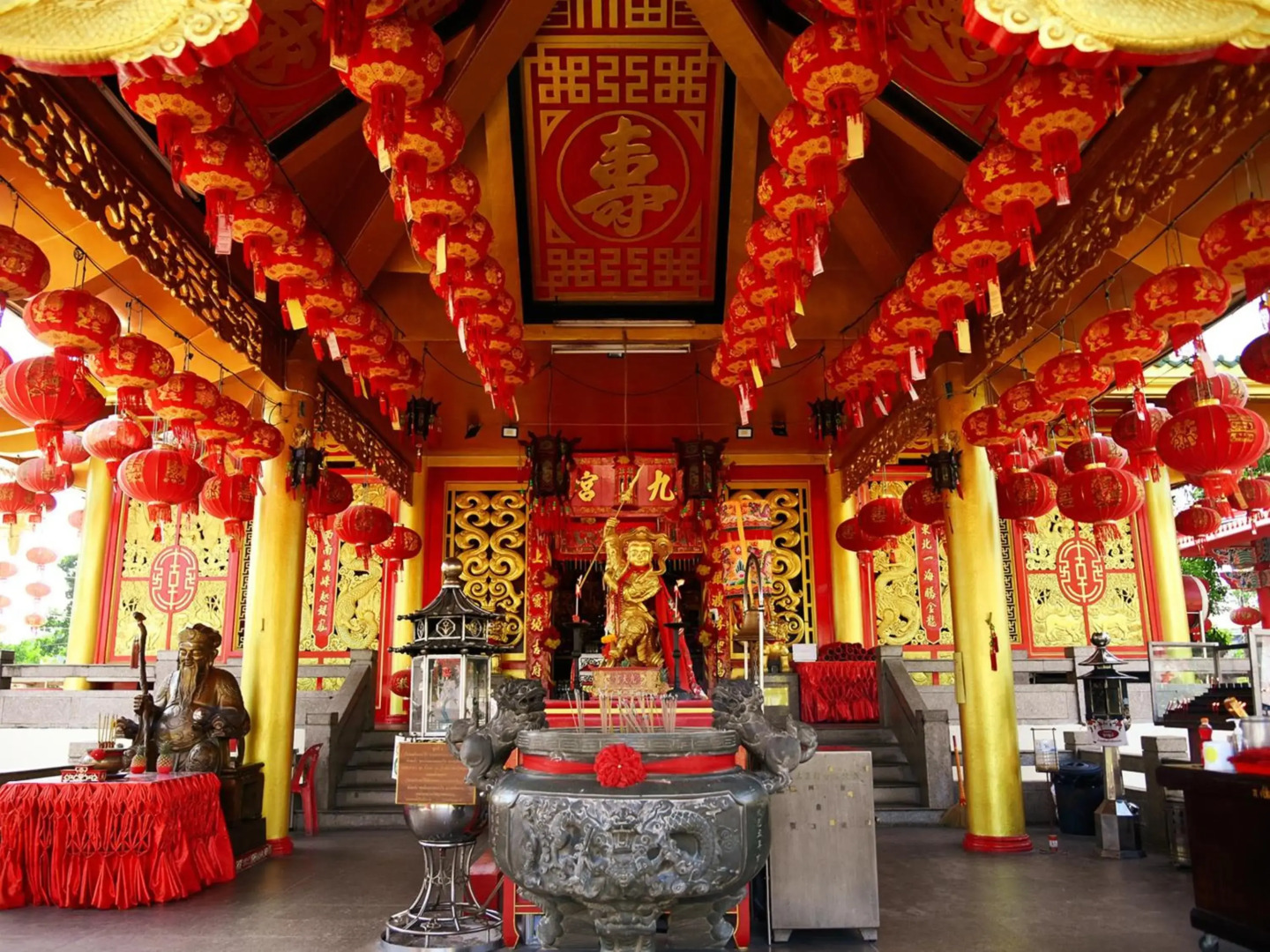 Отель ibis Styles Phuket City Hotel