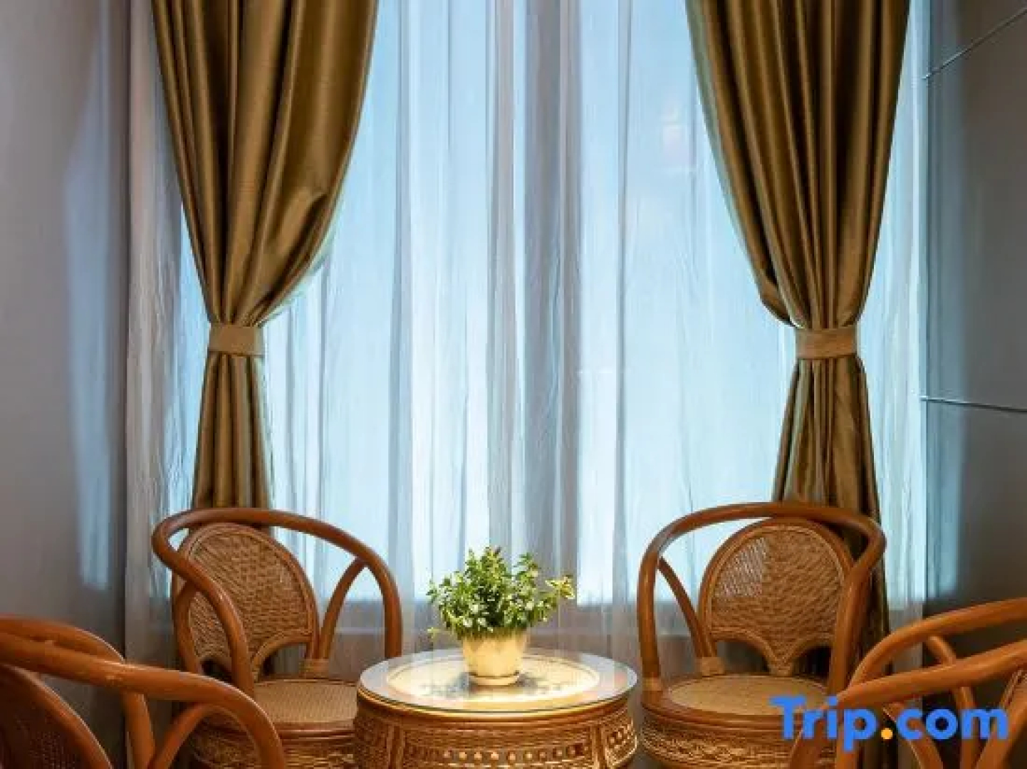 Biriyading Hotel
