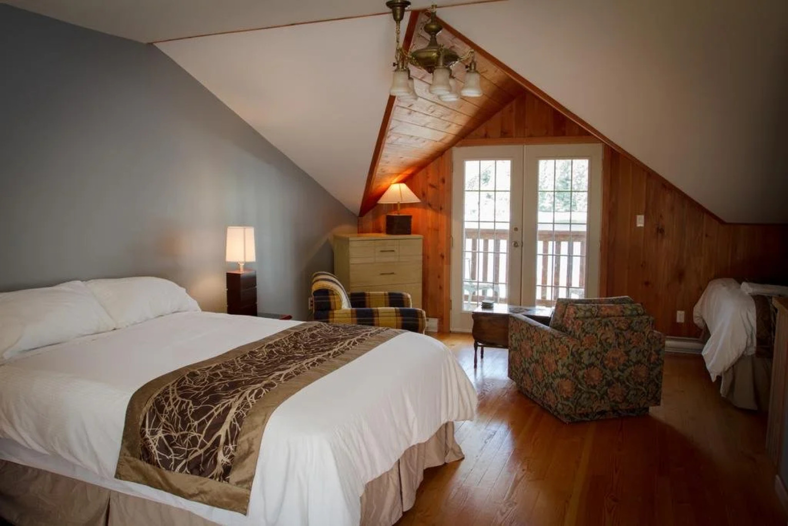 Kingfisher Lodge and Marina