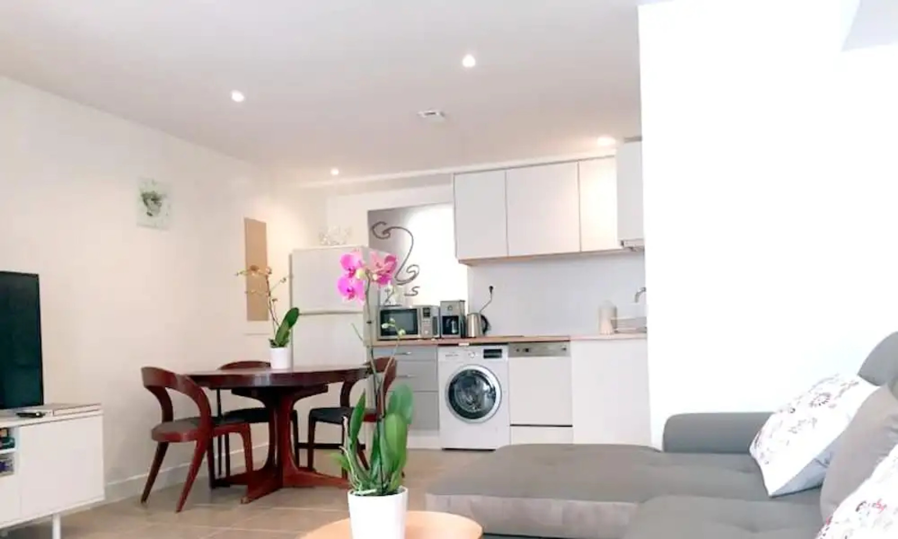 Apartment With one Bedroom in Argenteuil, With Enclosed Garden and Wif