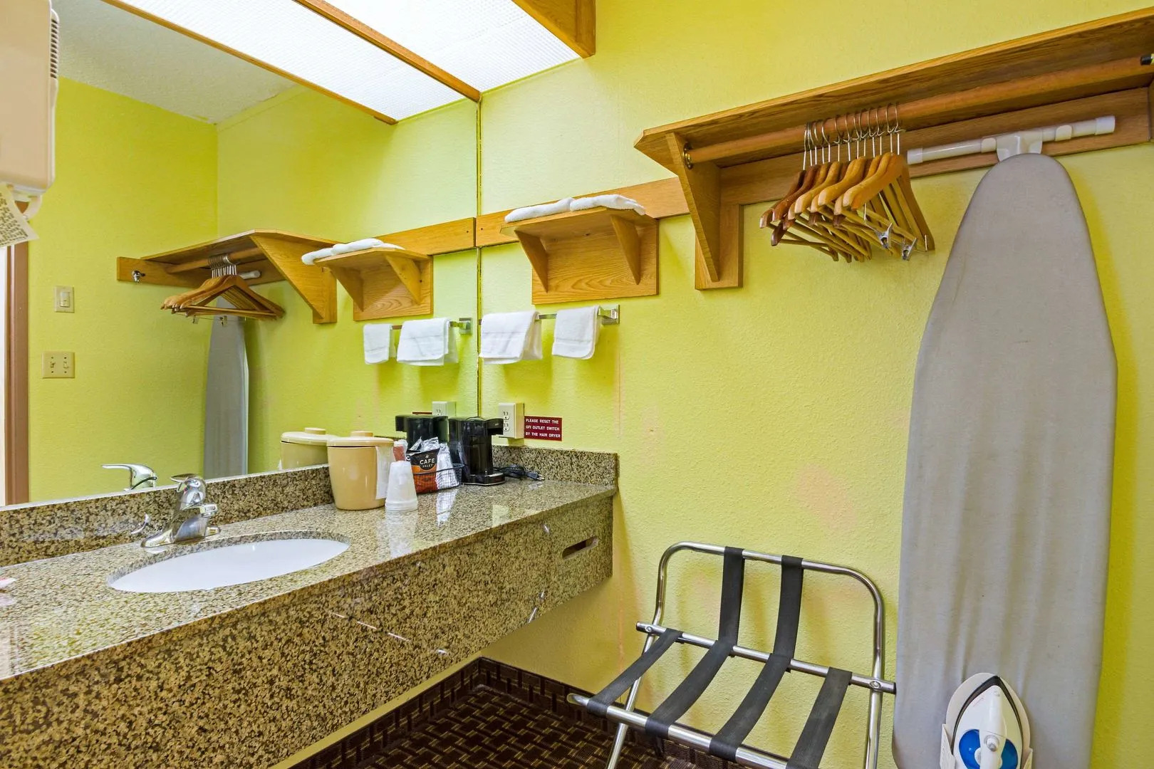 Motel 6 Portland, OR - Southeast