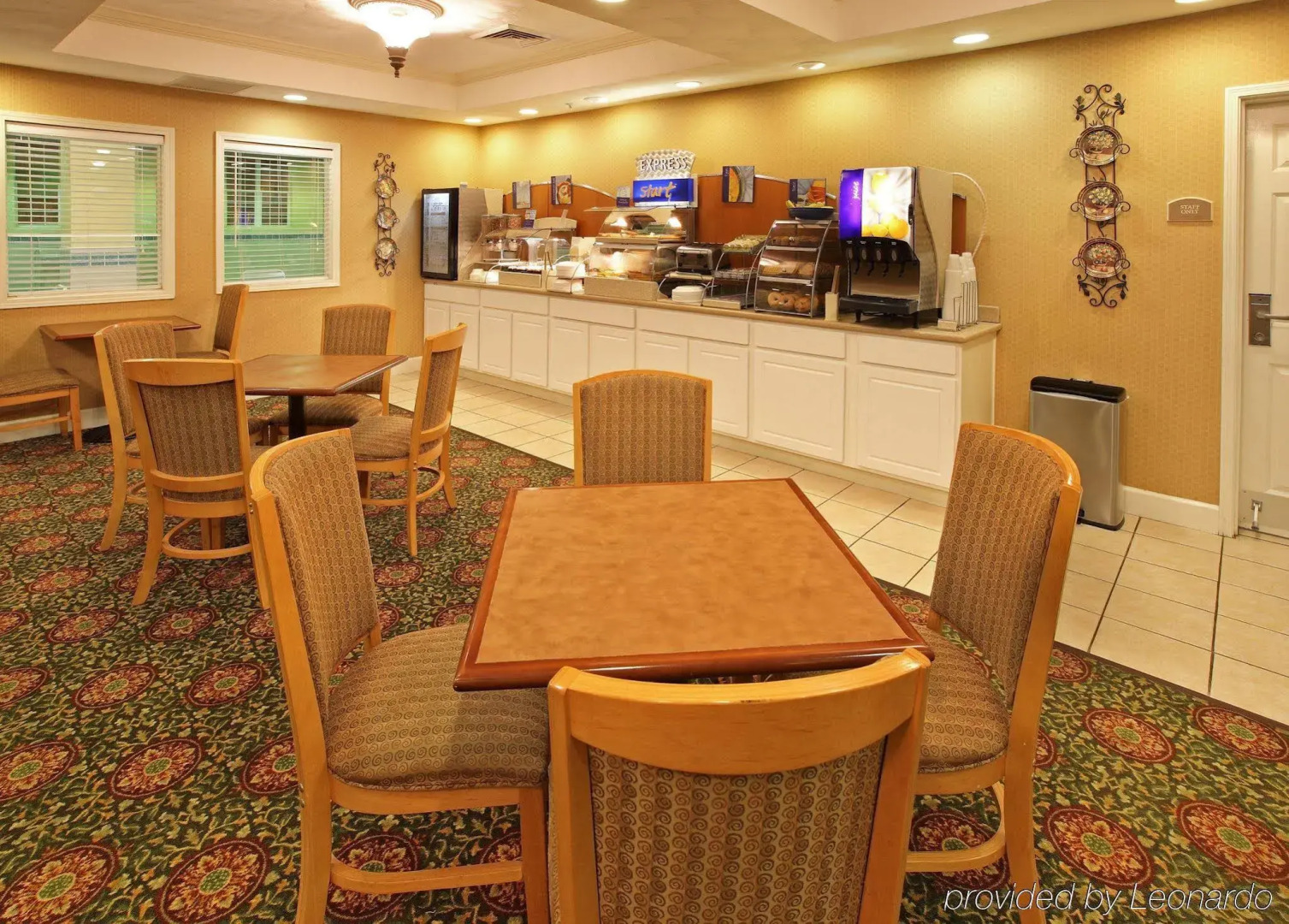 Holiday Inn Express Hotel & Suites Magnolia-Lake Columbia by IHG