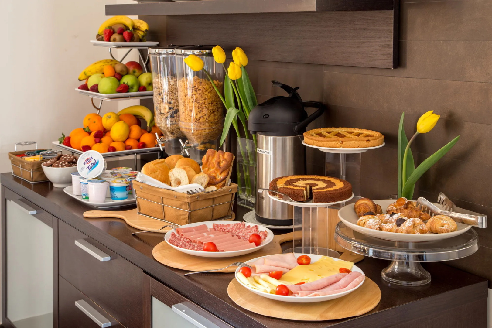 Отель Basilio 55 Rome