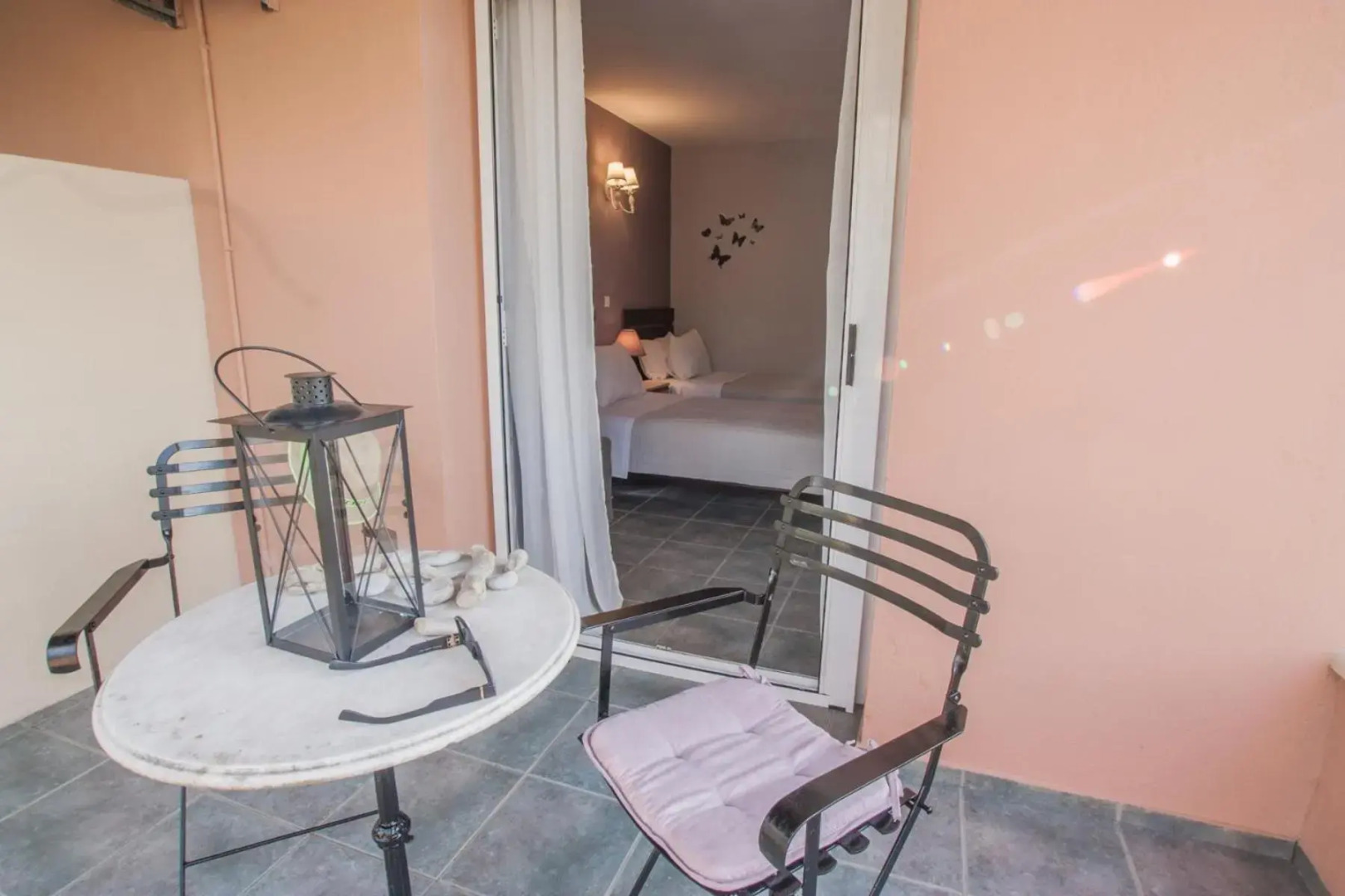 Tellis Holiday Rooms By Hotelius