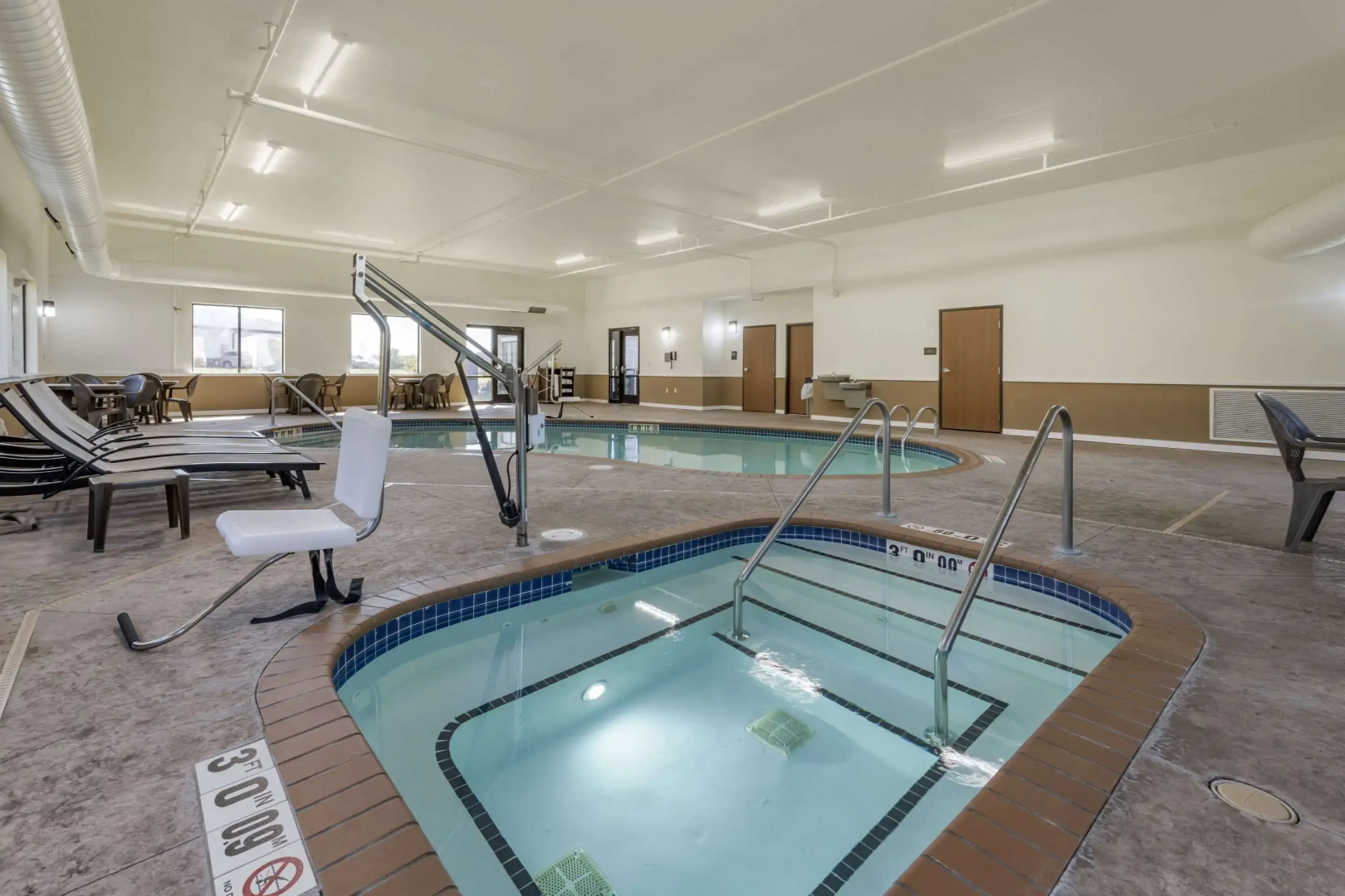 Comfort Suites Bridgeport - Clarksburg