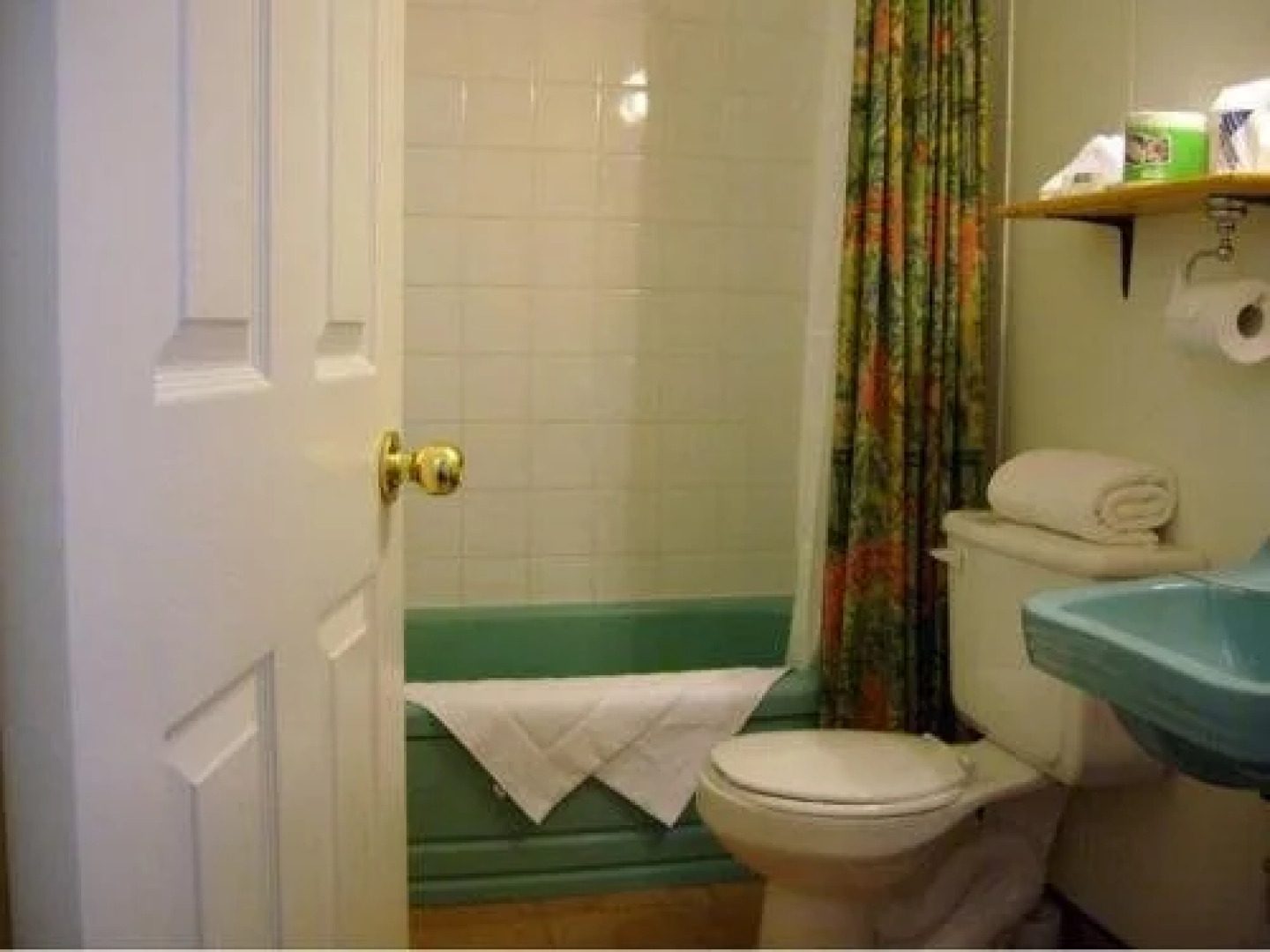 Bel-Air Motel & Cottages