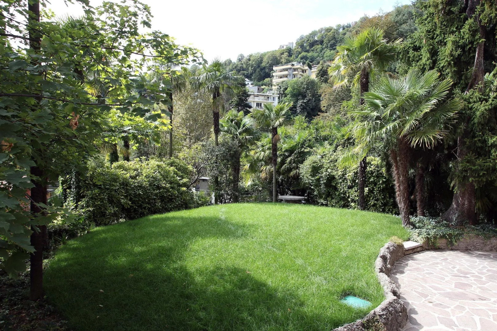 Villa Liberty - Lake Como Rooms & SPA