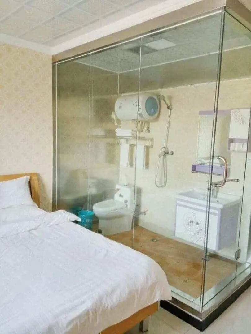 Xinglong Jiahong Inn