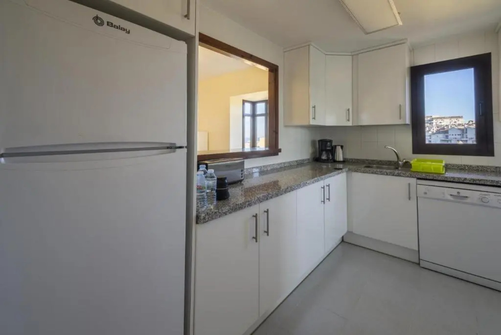 2134-Modern apt with terrace sea view