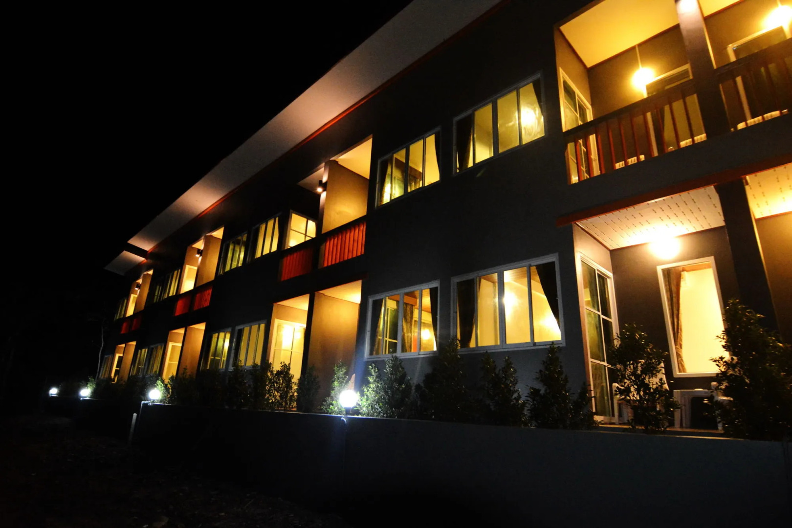 The Sea At Lanta Hotel