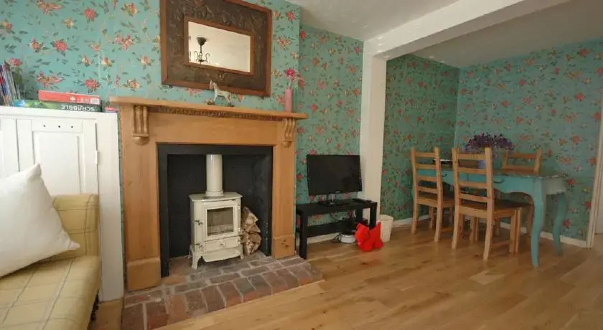 Chandelier Cottage