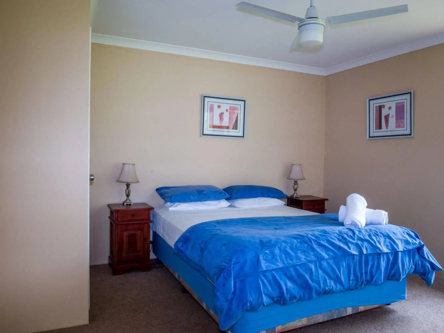 Dunsborough Rail Carriages & Farm Cottages