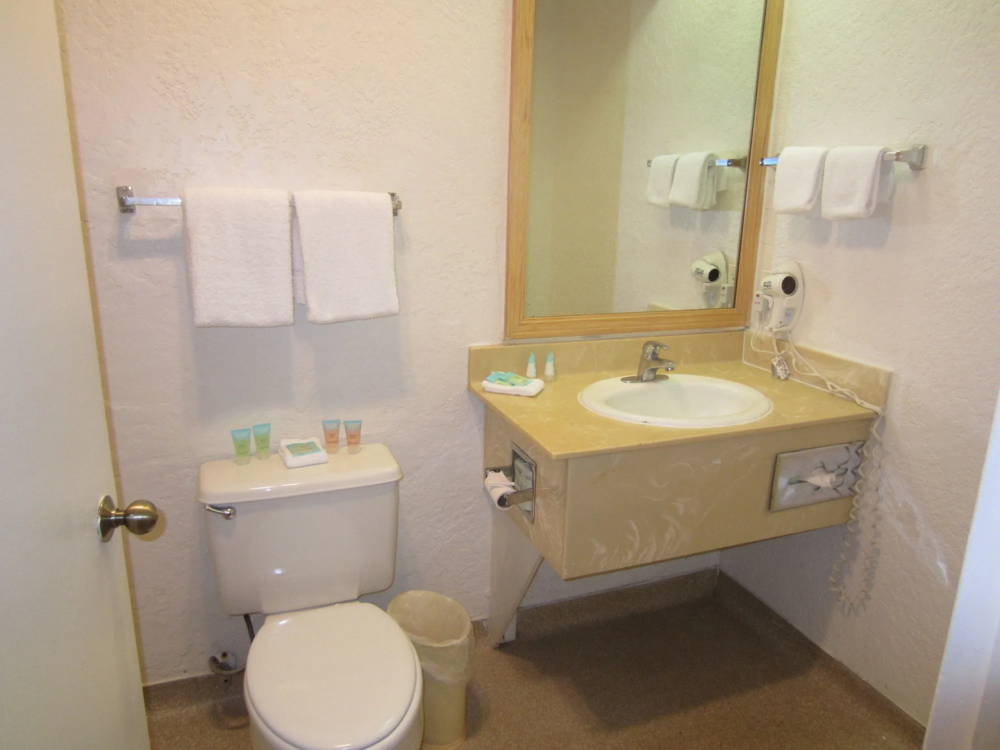 The Aqua Pacific Hotel