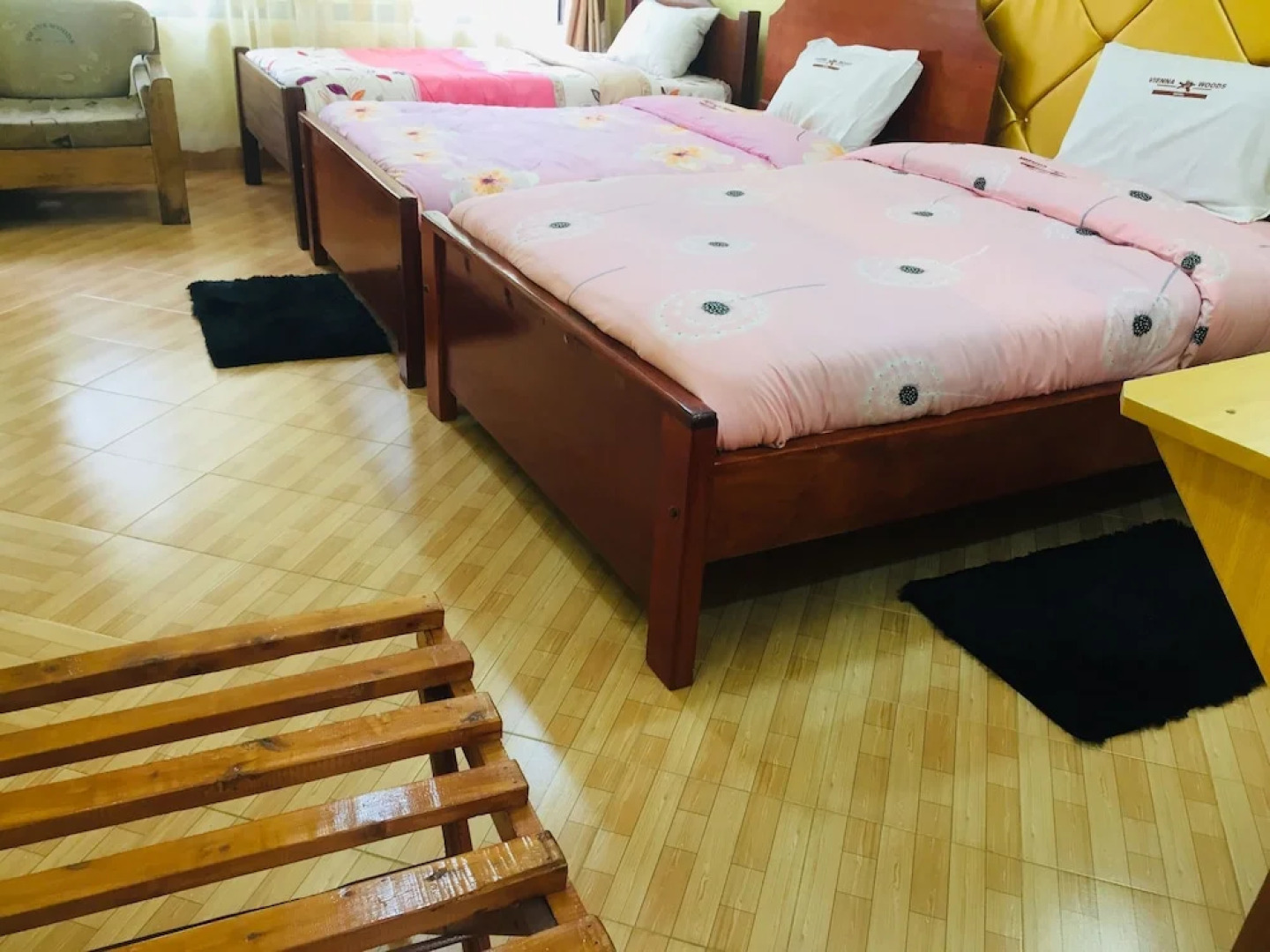 Vienna Woods Holiday Inn Limited