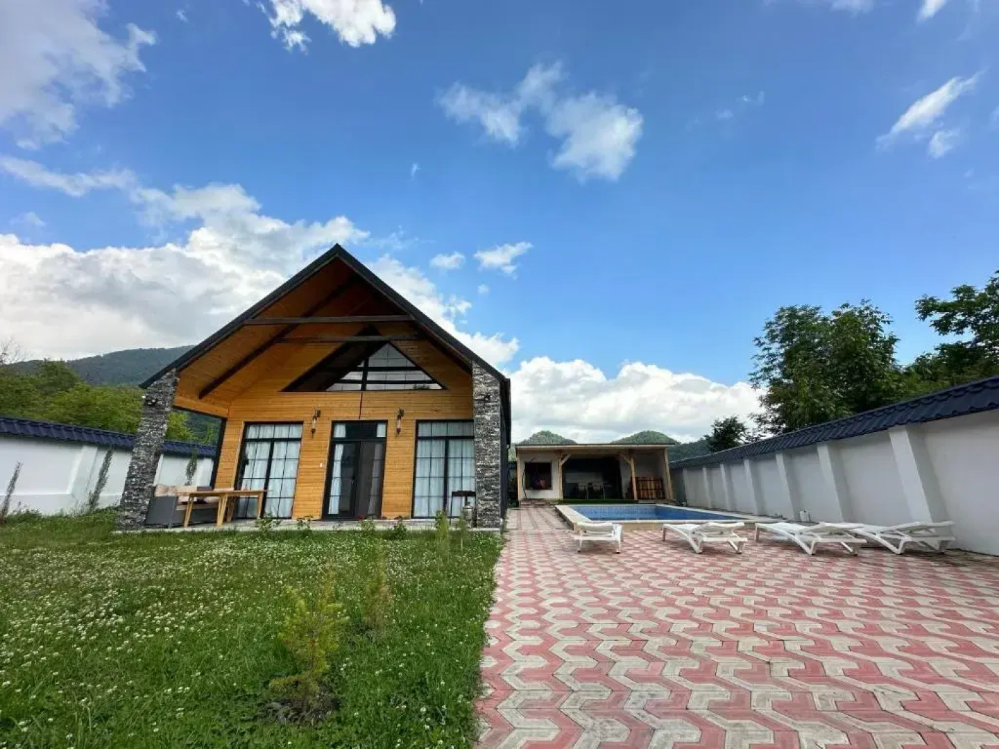 Qafqaz Suite Wood Stack