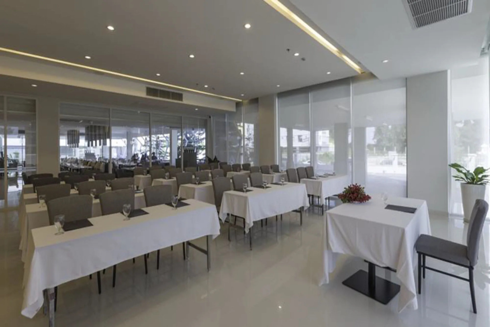 Kantary Hotel & Serviced Apartments Amata, Bangpakong