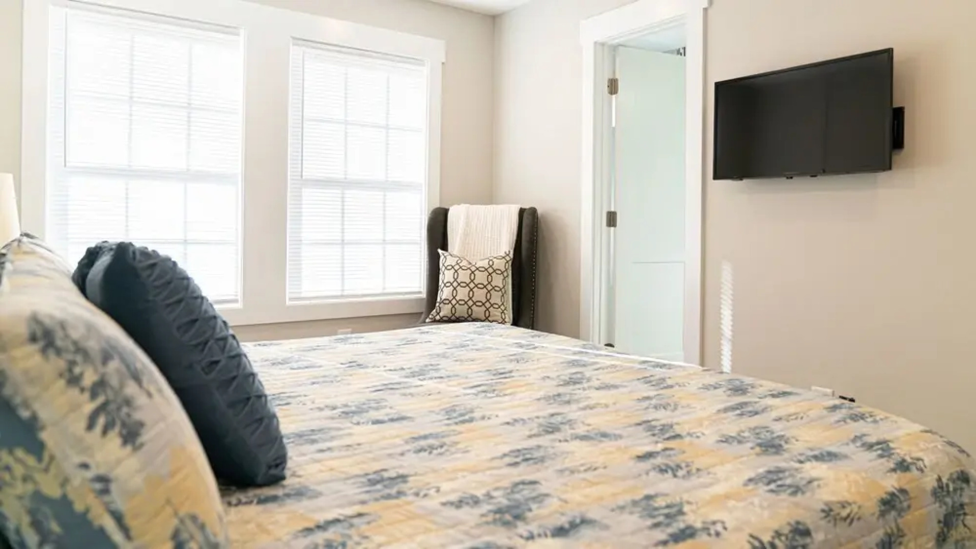 3 Bedroom, Virginia Street