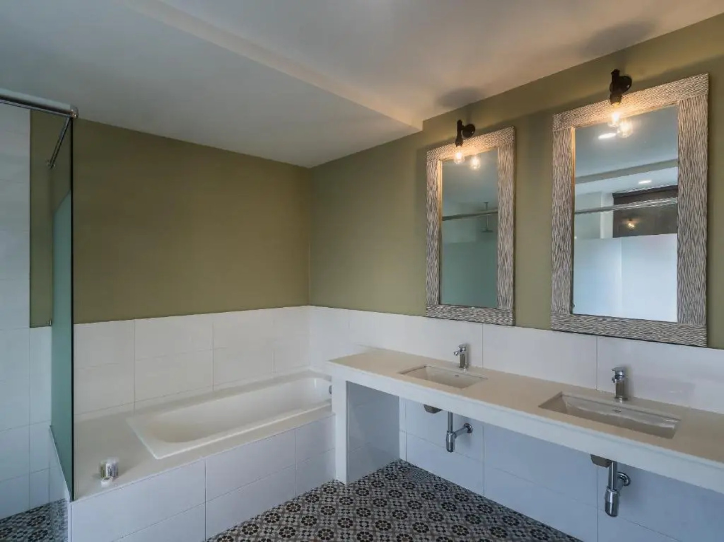 Treasures Hotel and Suites