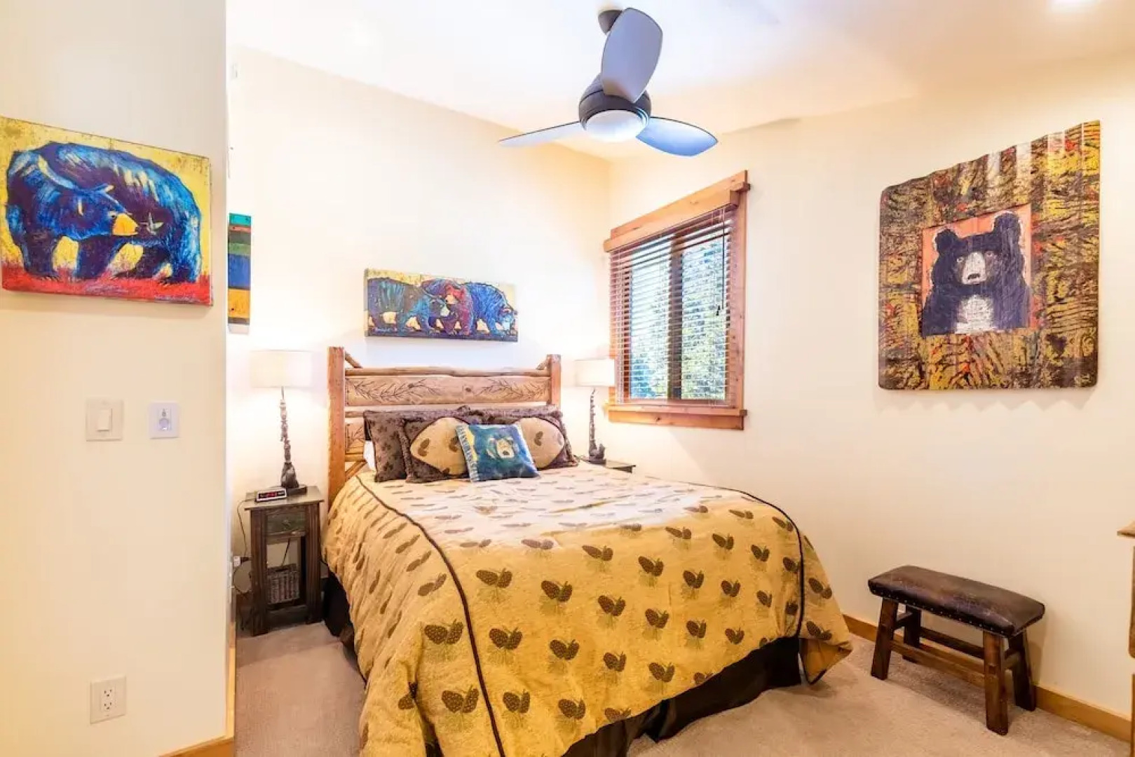 Beautiful Mountain 2 Bedroom Ski-In/Ski-Out in Ski Trails by RedAwning Save 10% on 3 Nights, 15% on 5 Nights!