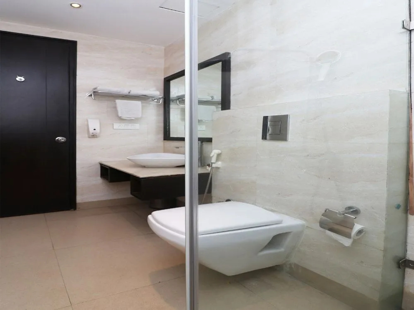 OYO 19296 Joy Inn & Suites