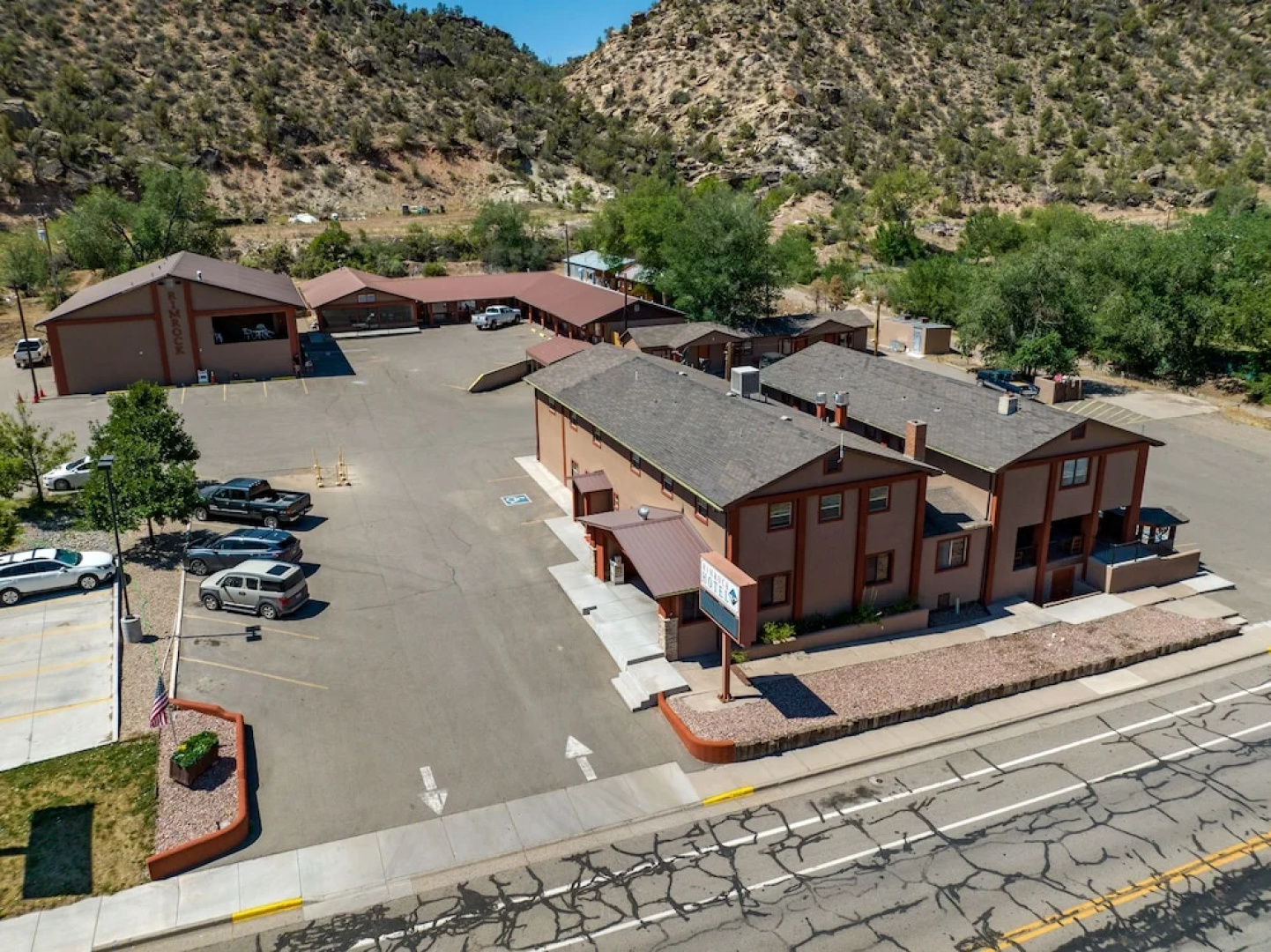 Rimrock Hotel