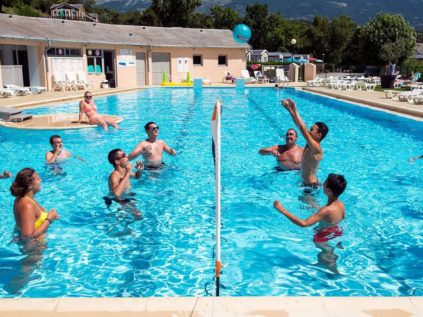 Wooden Chalet in the Cozy and Sporty and Beautifull Chorges