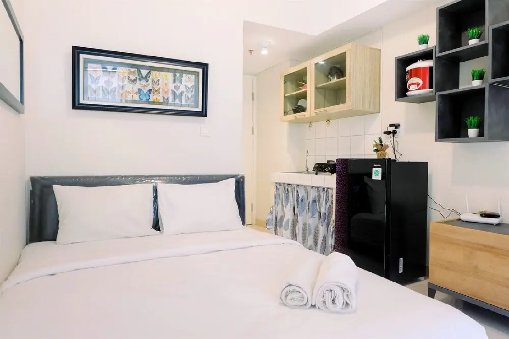 Stylish Studio The Springlake Summarecon Bekasi Apartment