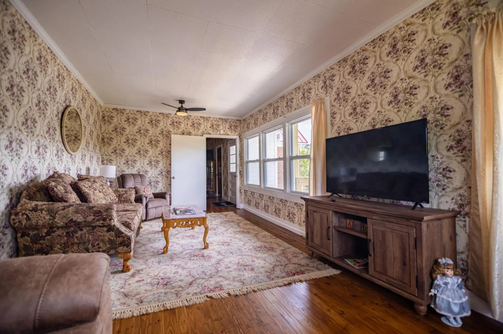 The Manor 1885 Altamont