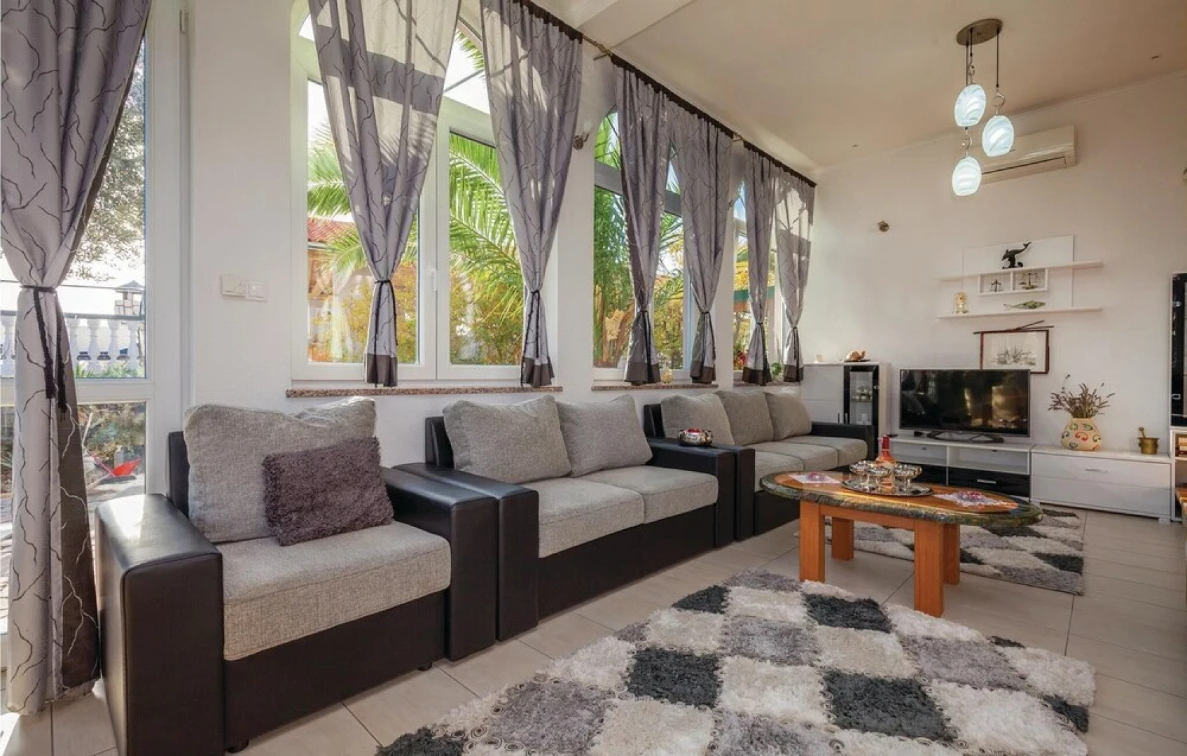 Beautiful Home in Crikvenica With Wifi and 6 Bedrooms