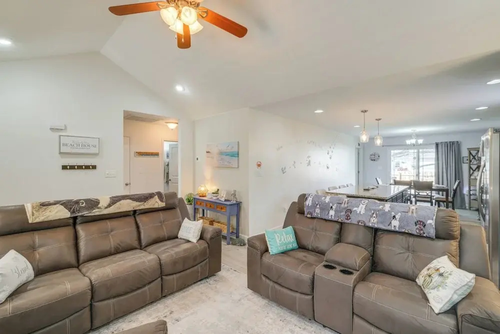 1 Mi to Colonial Beach Boardwalk: Home w/ Fire Pit