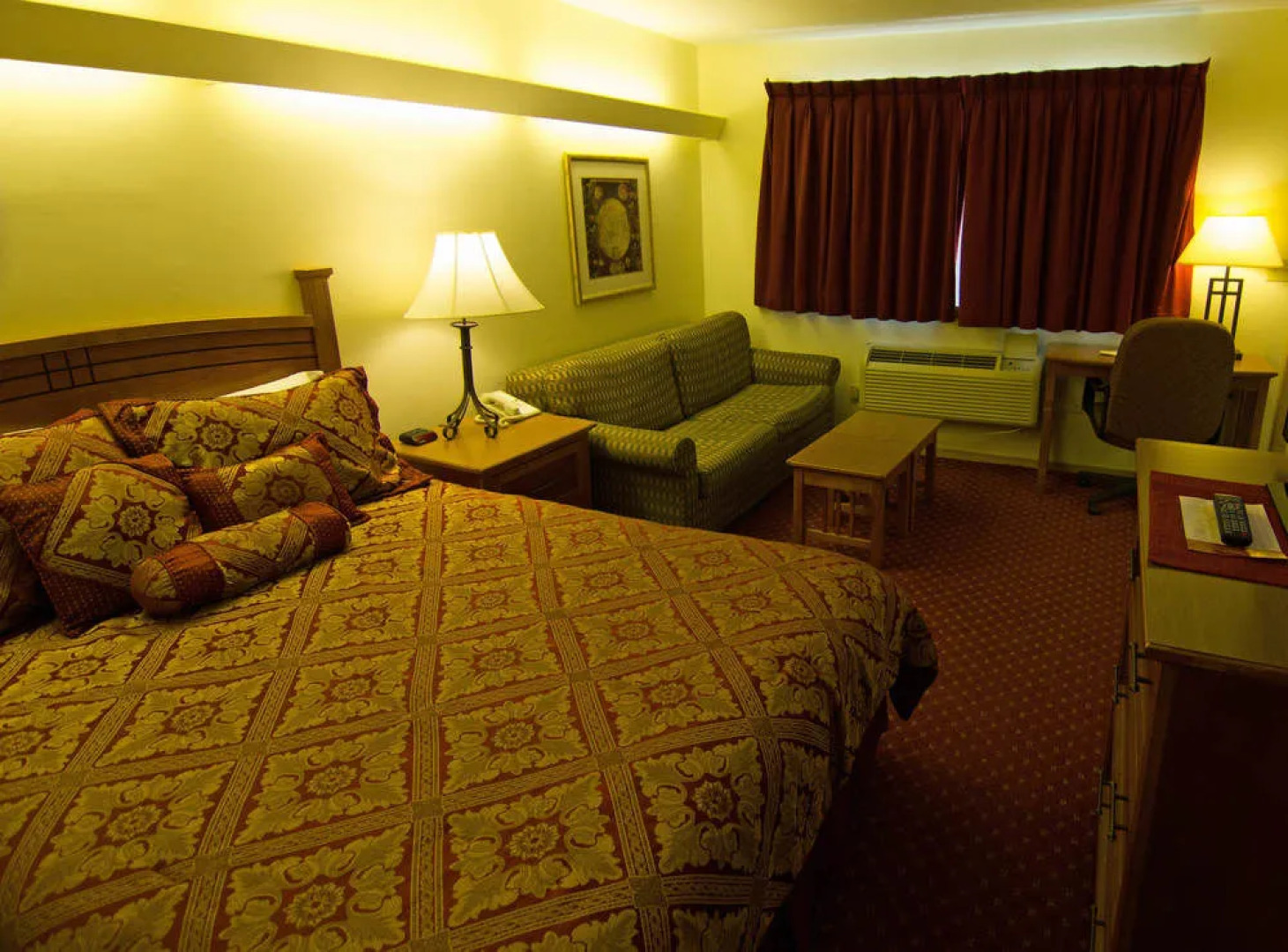 Shepherd Mountain Inn & Suites