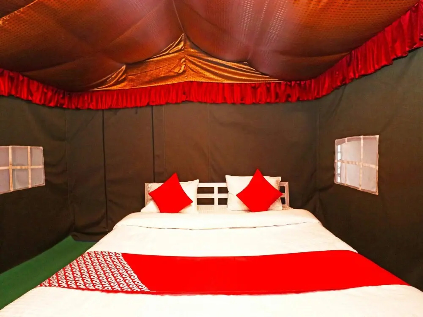 Yoyo Moonlight By OYO Rooms