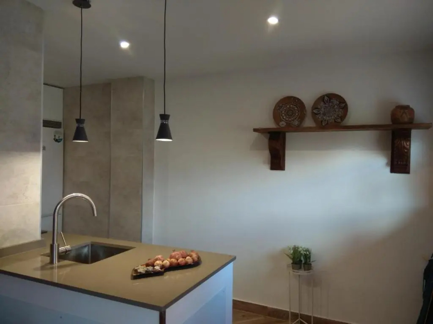 Apartamento a 150 metros del Mar, parking y Wifi