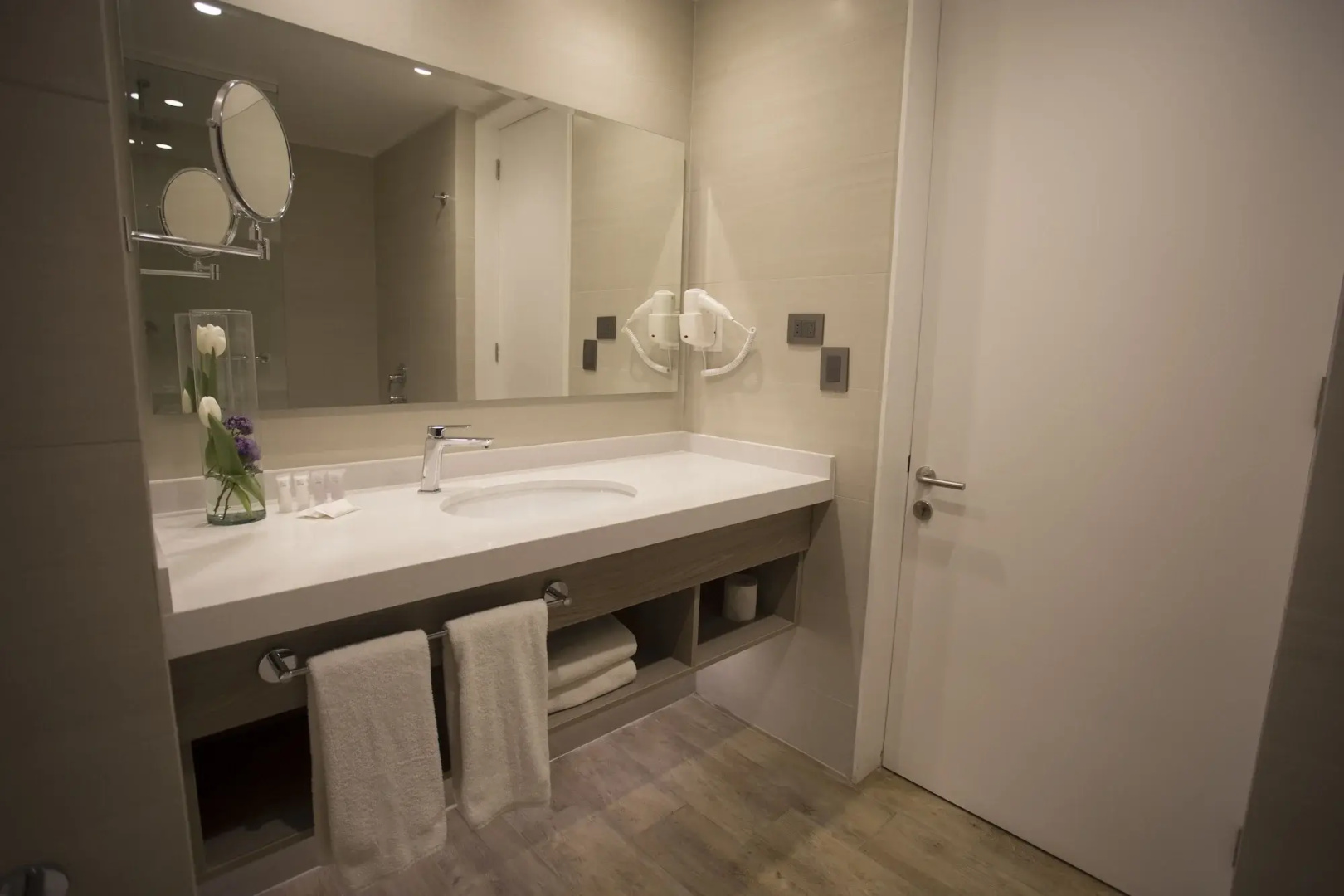 Yachting Hotel Quintero