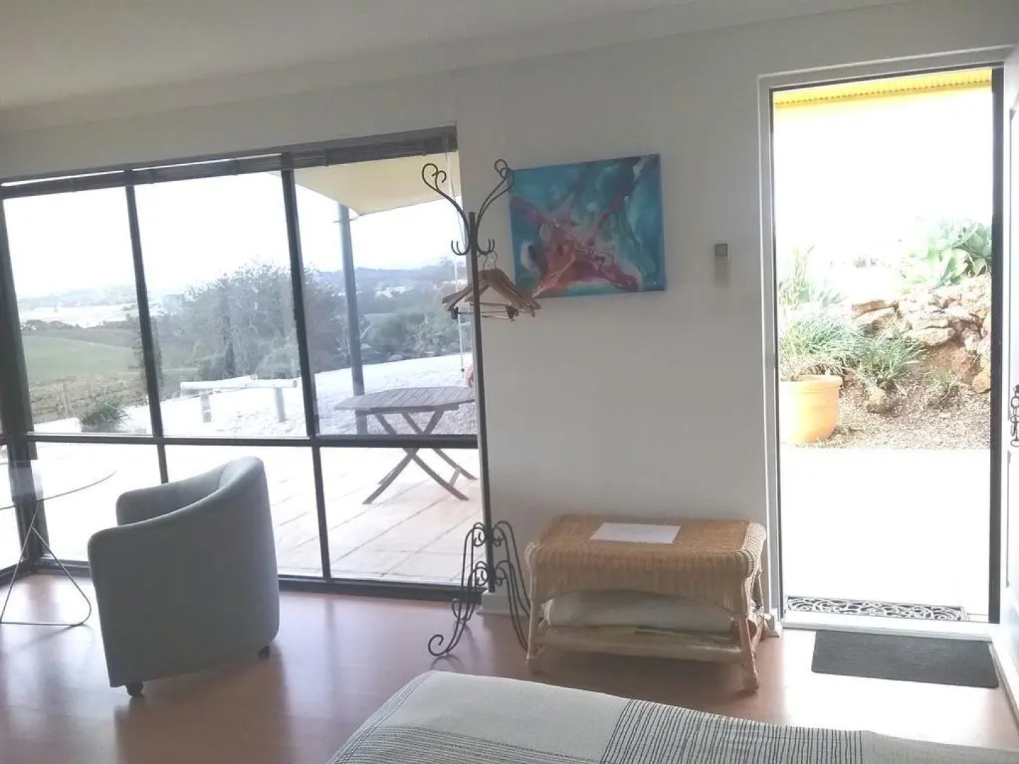 Mt Surmon Wines/Scarlattis Gallery/The Retreat