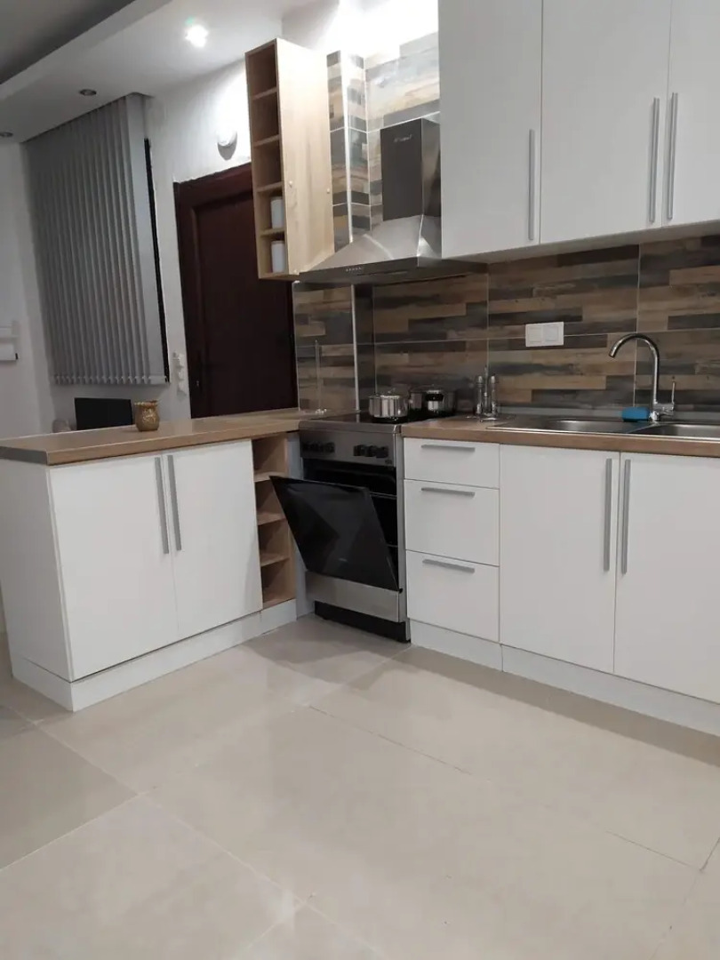 Anchors Aweigh 50m From The Sea