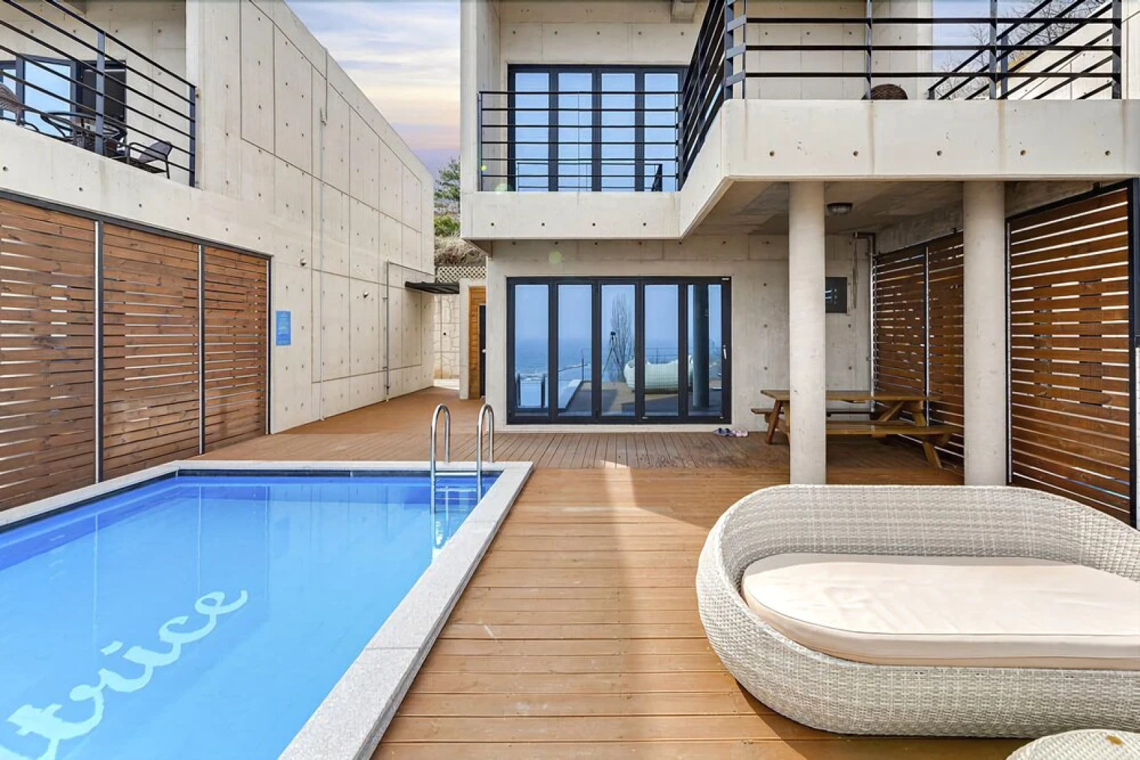 Uljin Beatrice Pool Villa