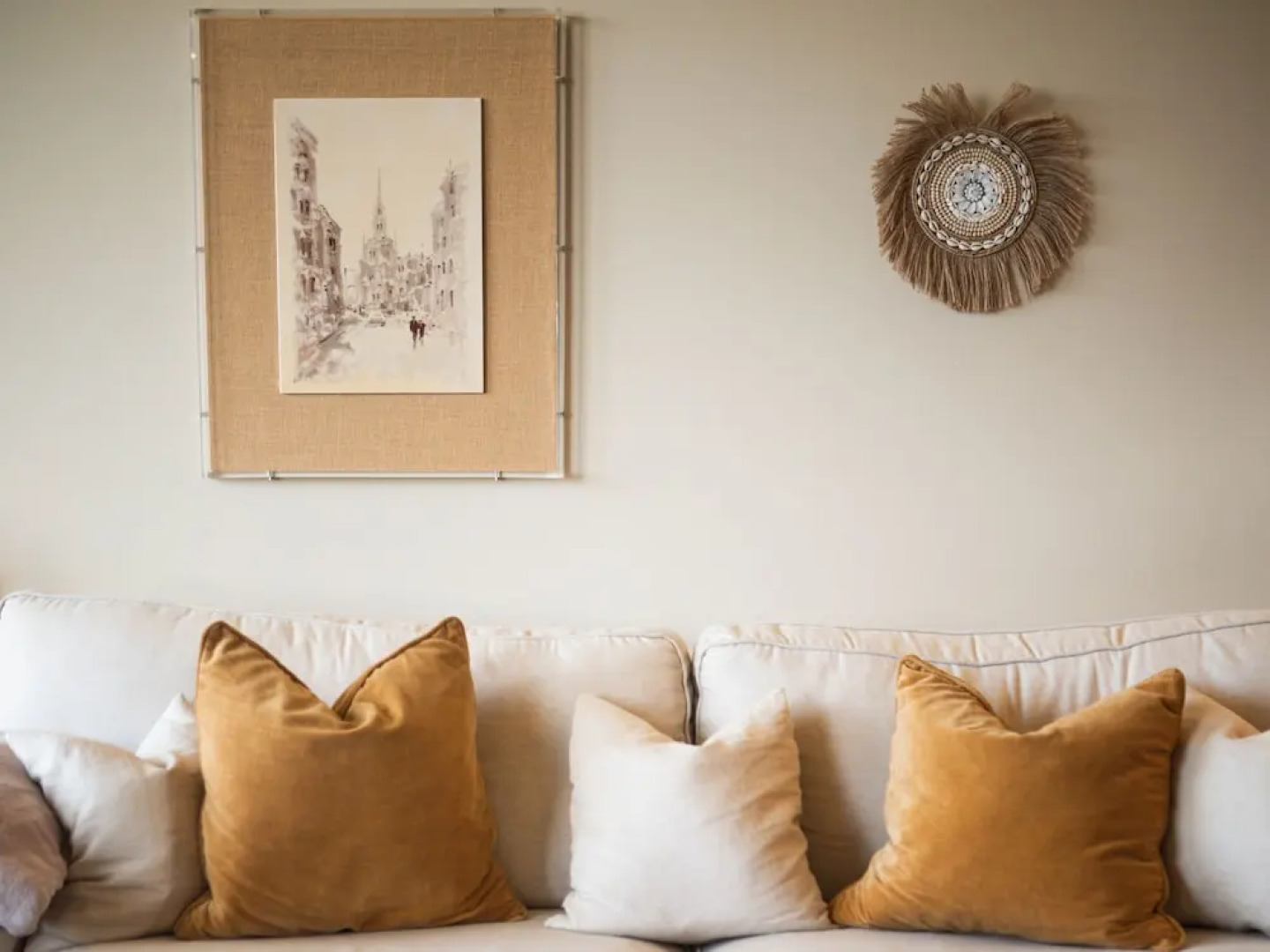 Modern and Cozy Designer Apartment in Relaxing Environment