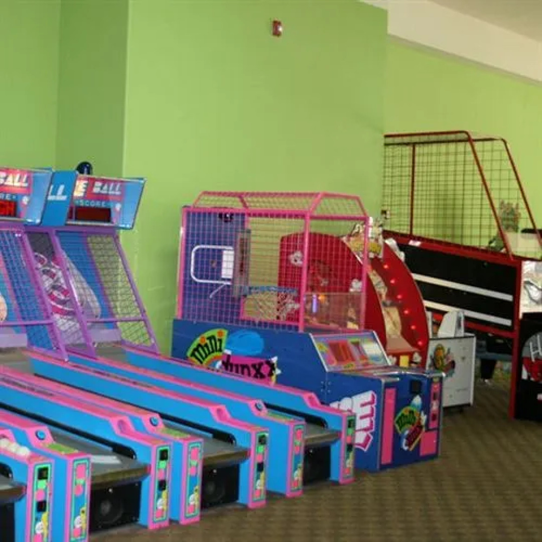 Big Splash Adventure Indoor Water Park & Resort