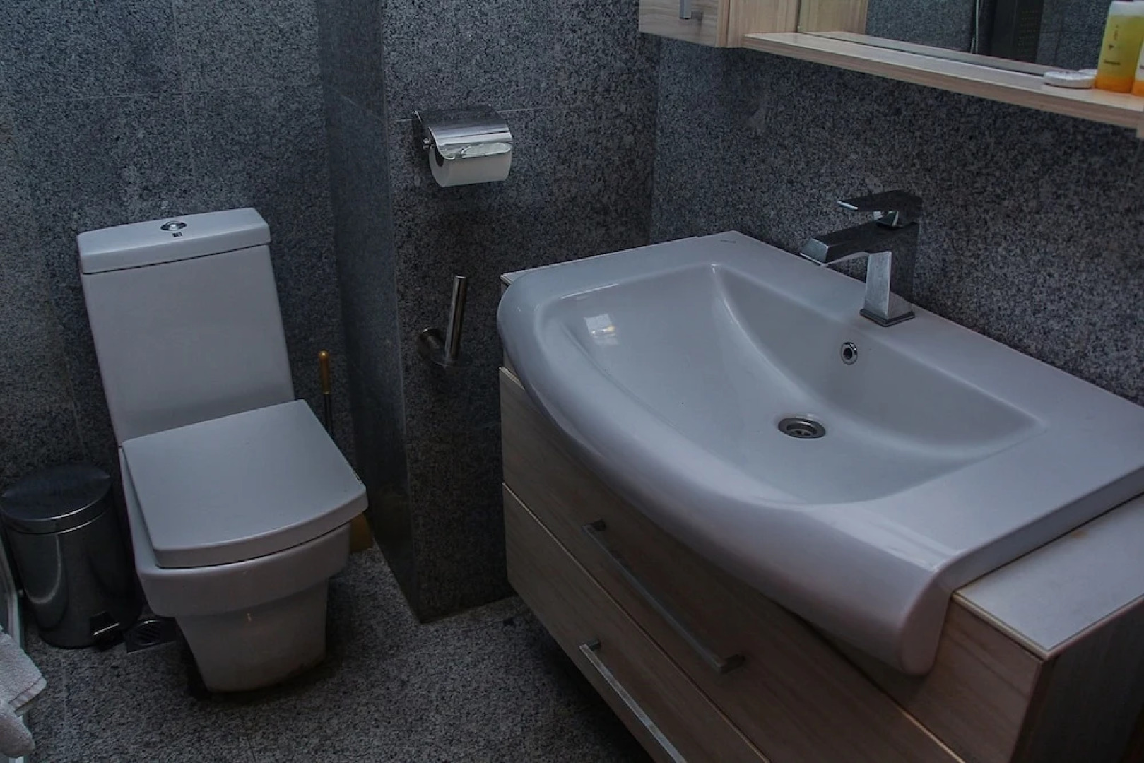 Banex Hotel and Suites