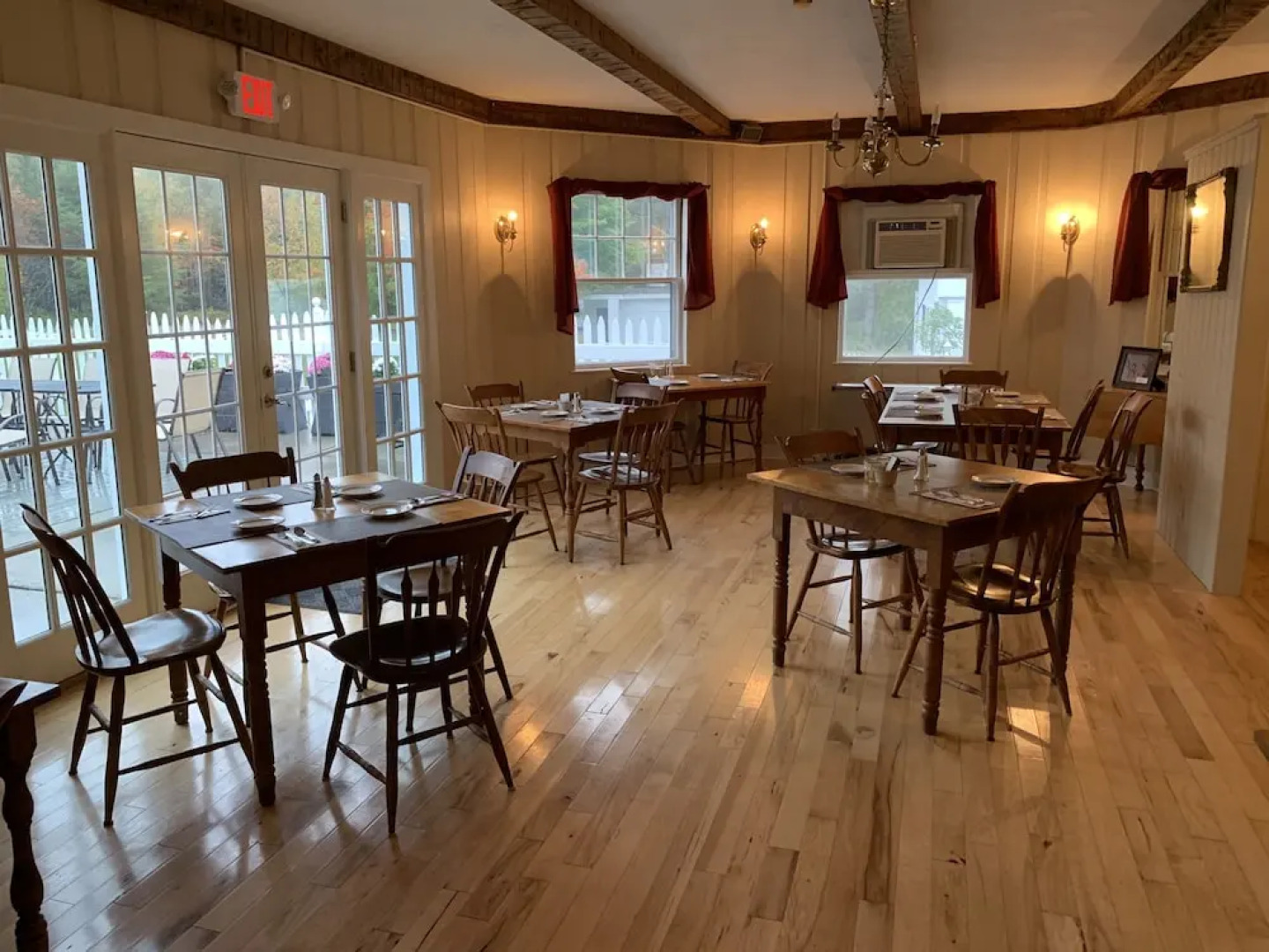 Lovett's Inn and Restaurant