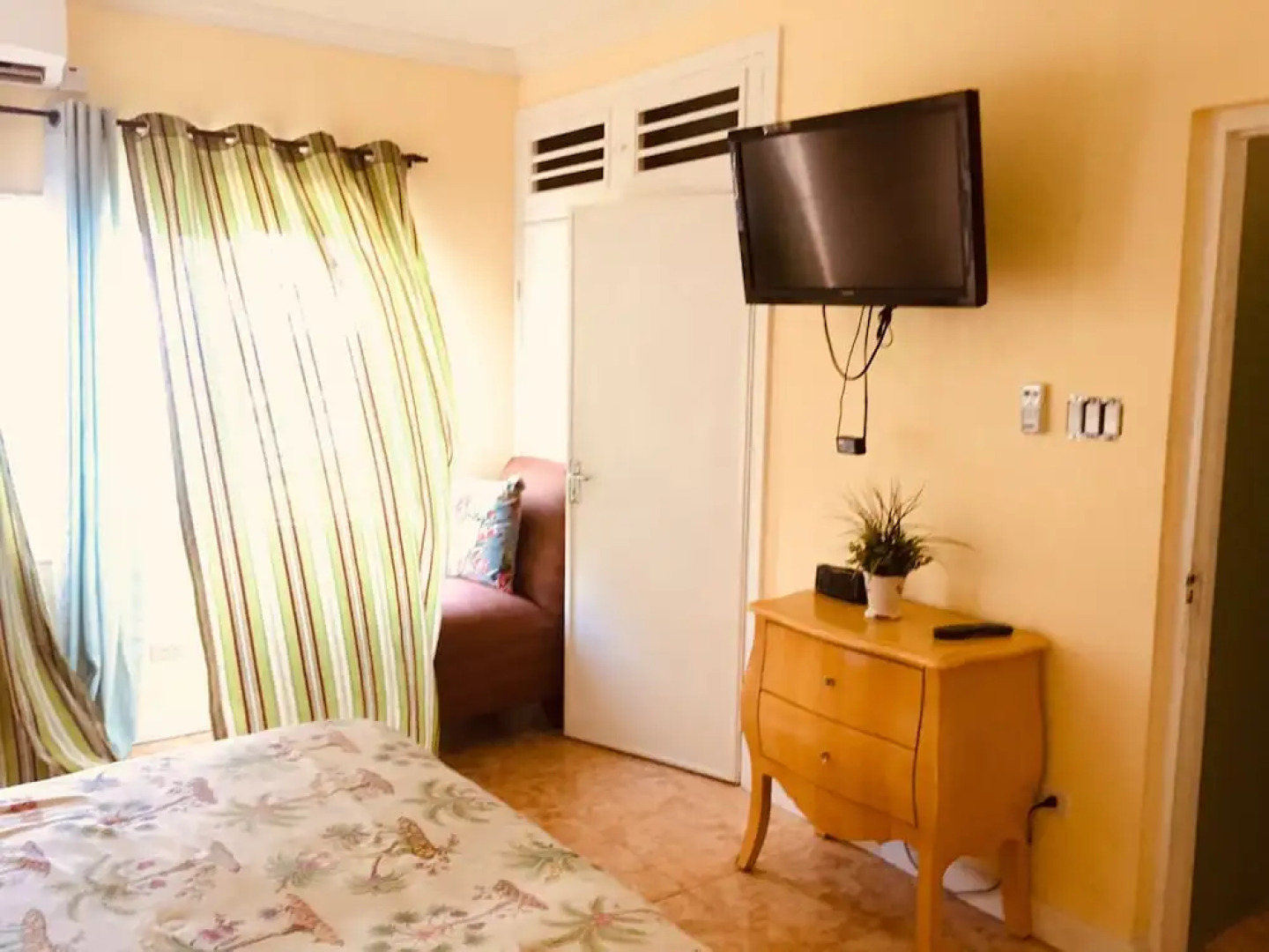 Pineapple Cove Resort