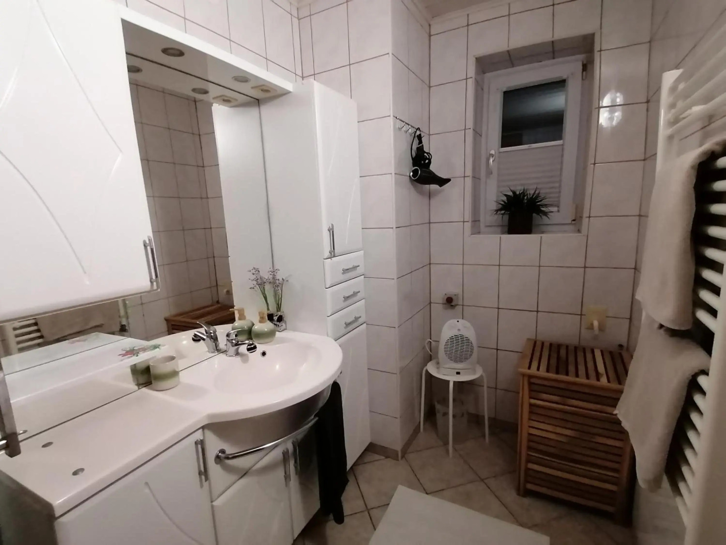 Garden Paradise Bled Apartments - garden, pond and castle view