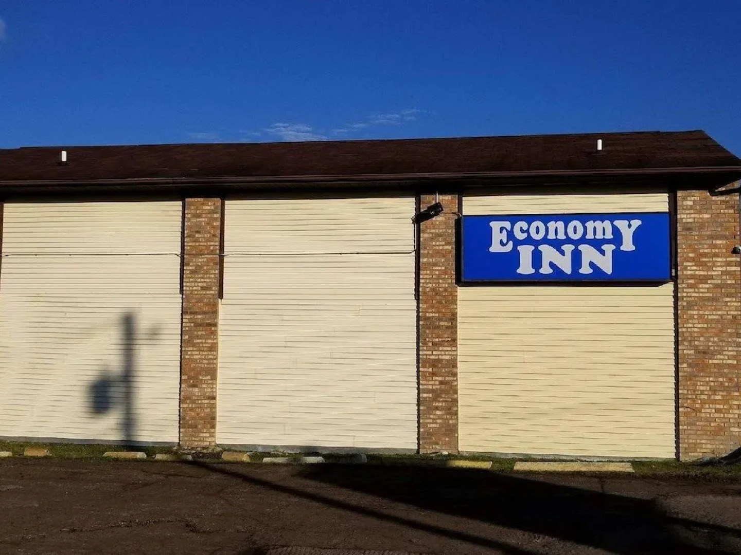 Economy Inn & Suites